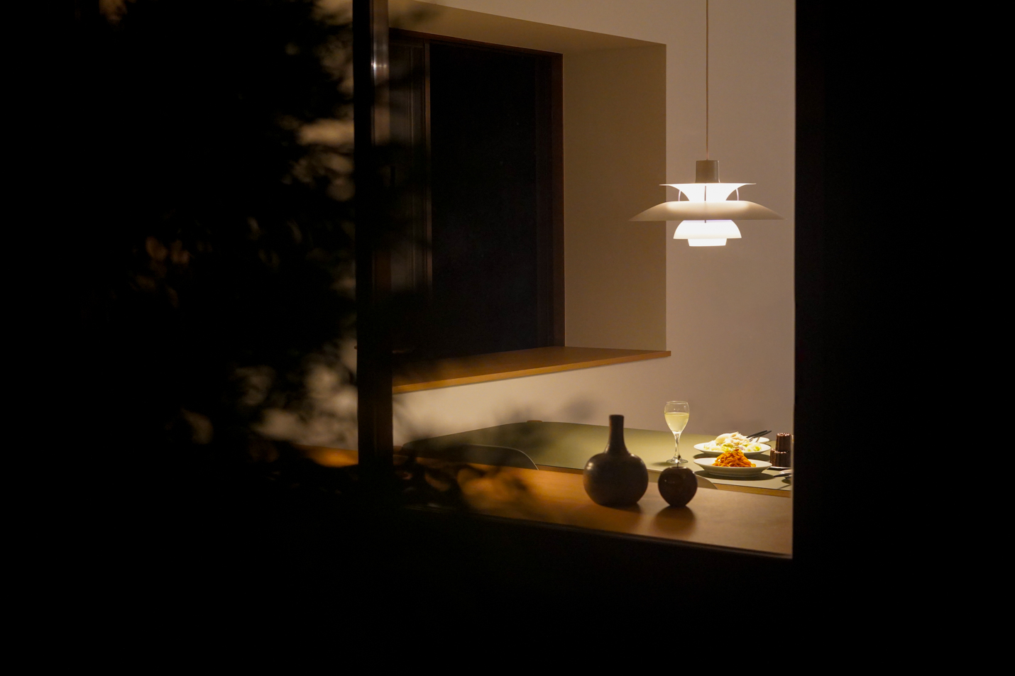ルイスポールセン（Louis Poulsen）ペンダントライトPH5のある風景