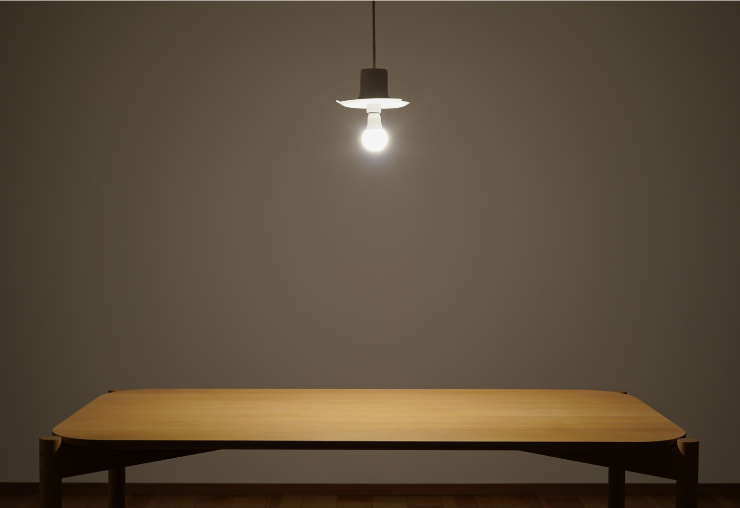 ルイスポールセン（Louis Poulsen）ペンダントライトPH5の電球の光