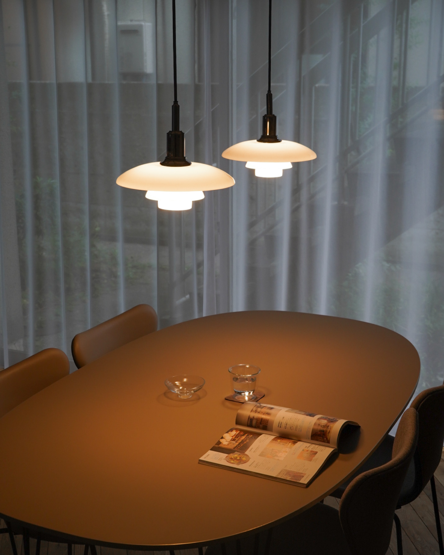 ルイスポールセン（Louis Poulsen）PH3/2ペンダント シルヴァー・クロームの多灯吊り