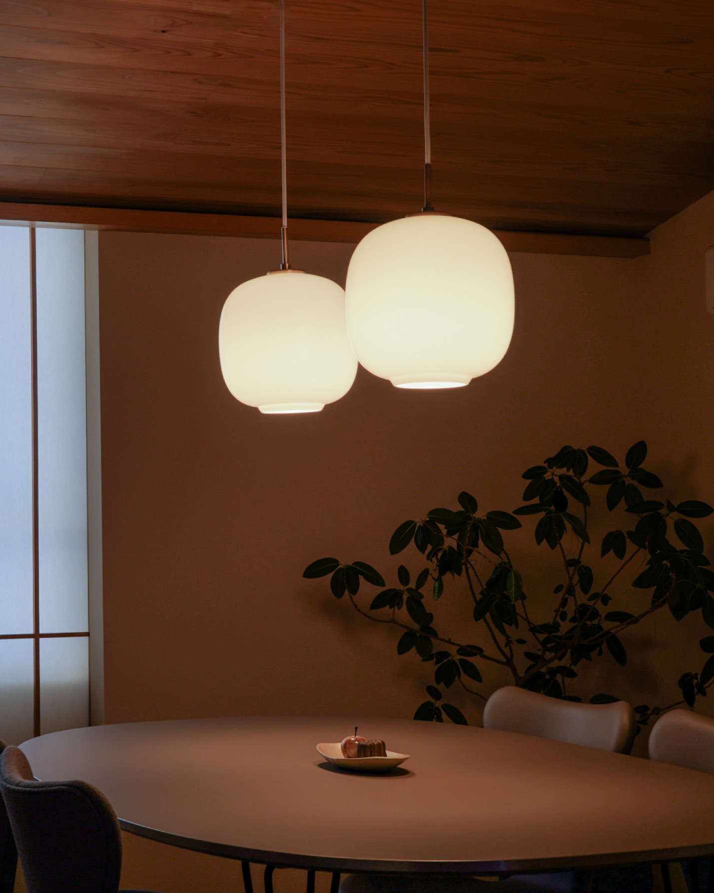 ルイスポールセン（Louis Poulsen） VL 45 ラジオハウス ペンダント / Φ250 乳白ガラスの多灯吊り