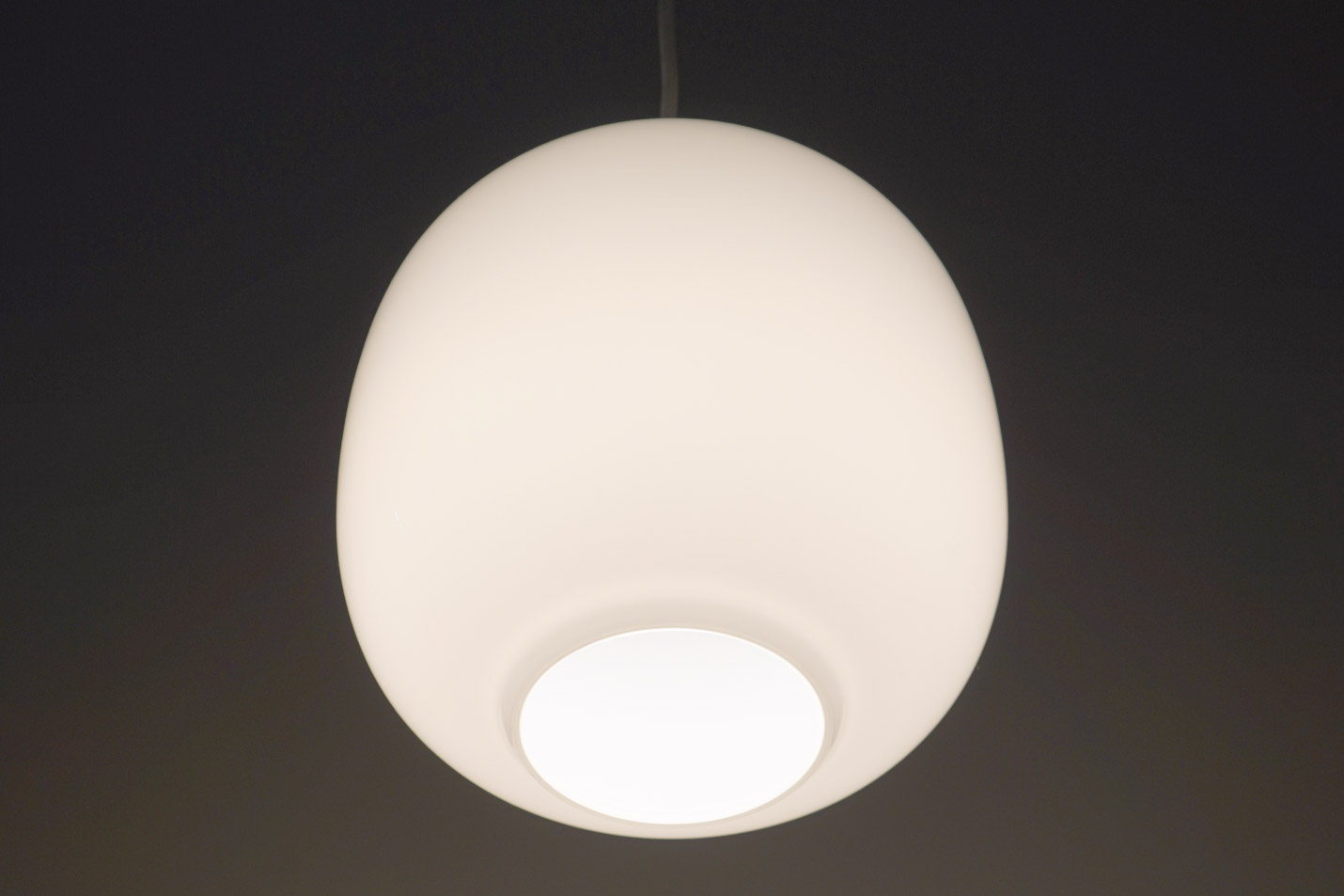 ルイスポールセン（Louis Poulsen）vl45ラジオハウスペンダントのシェードの形