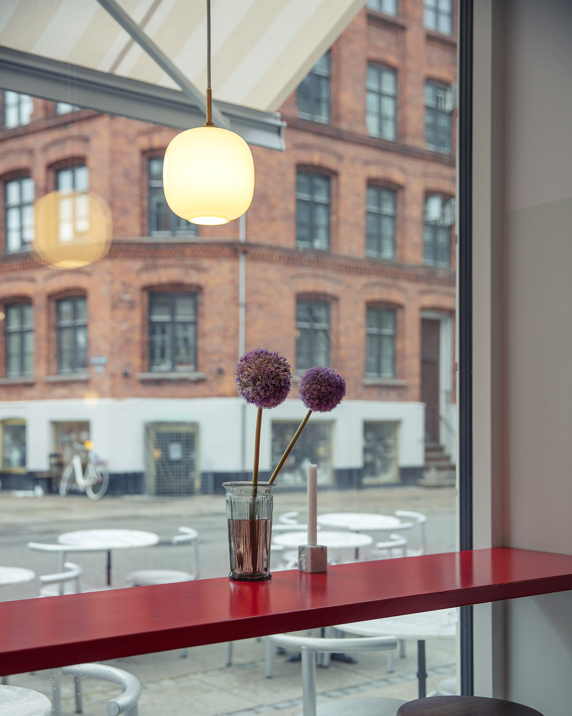 ルイスポールセン（Louis Poulsen）VL45ラジオハウスペンダントがある風景