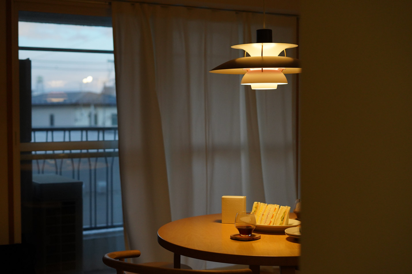 ルイスポールセン(Louis Poulsen)PH5と過ごす一日