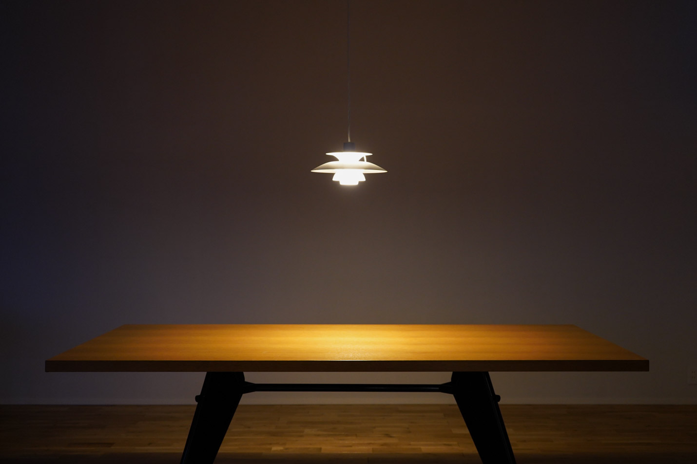 ルイスポールセン（Louis Poulsen）ペンダントライトPH5ミニの明るさ