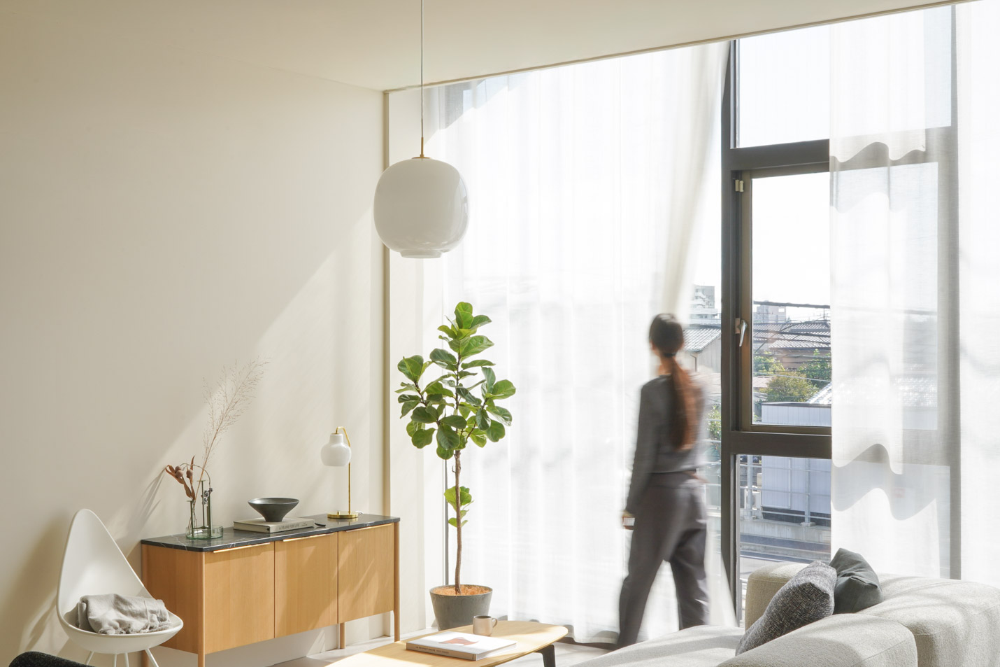 ルイスポールセン（louispoulsen）VL45ラジオハウスペンダントシーン