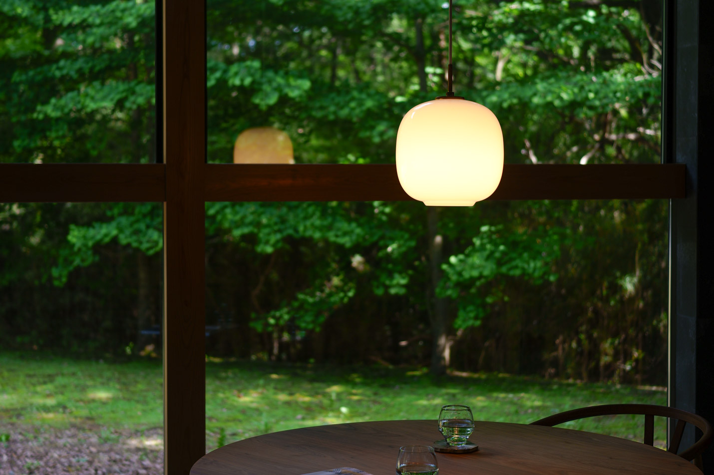 ルイスポールセン（louispoulsen）VL45ラジオハウスペンダントシーン