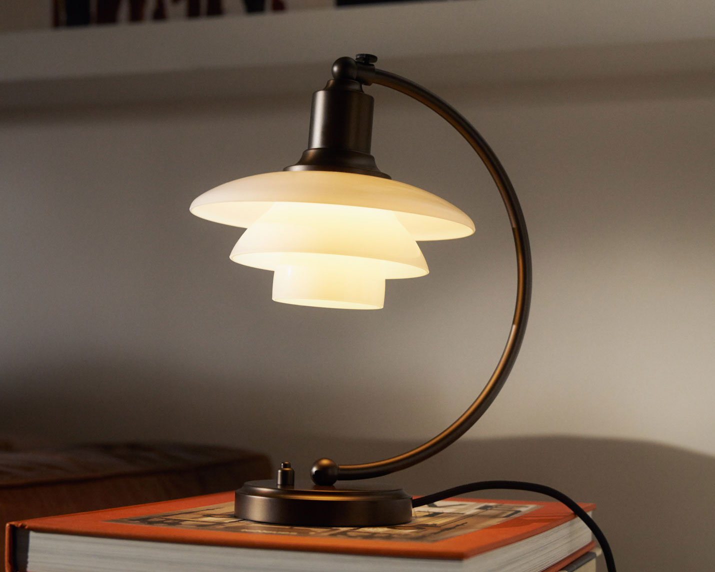 ルイスポールセン（Louis Poulsen） PH 2/2 Luna エイジド・ブラス オパール テーブルランプ