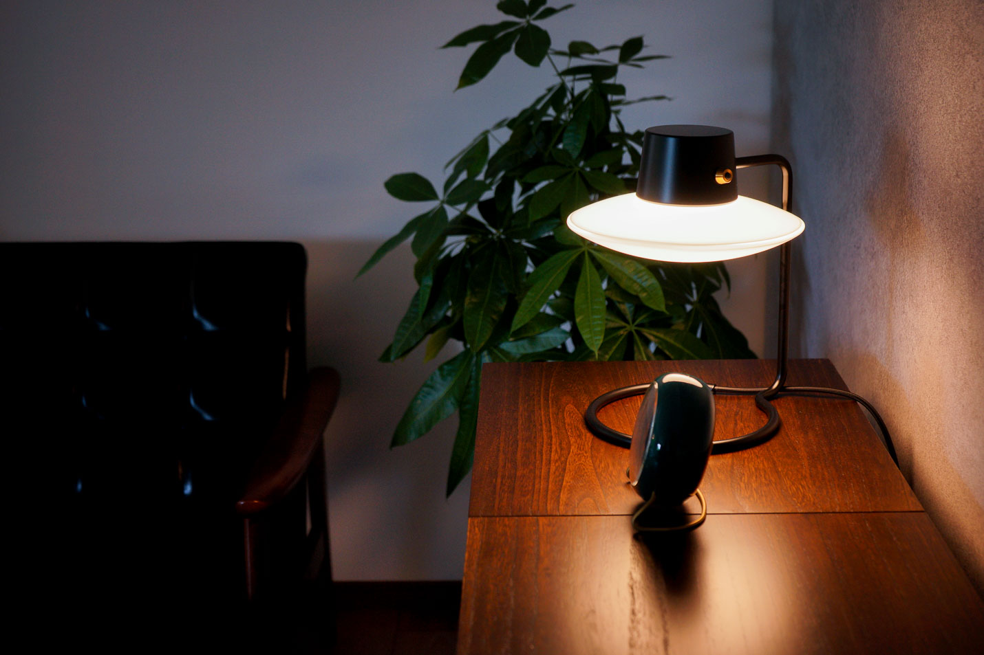 louispoulsen（ルイスポールセン）AJオックスフォードテーブルランプ乳白