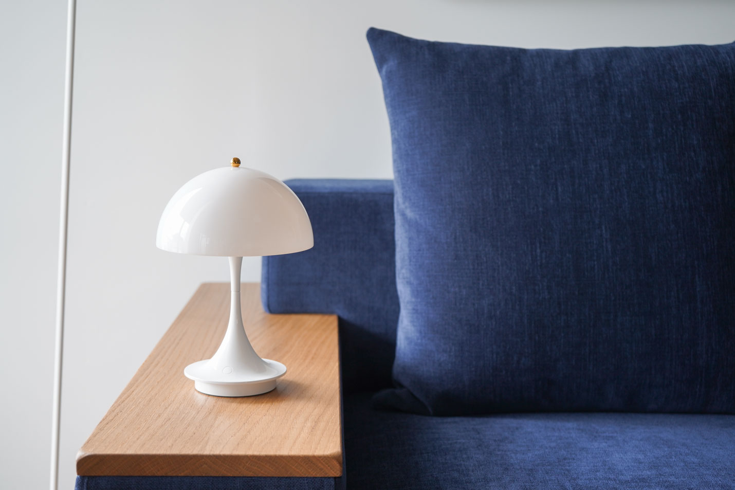 ルイスポールセン（Louis Poulsen） 150 Years Anniversary パンテラ 160 ポータブル V2 / オパール・ホワイト