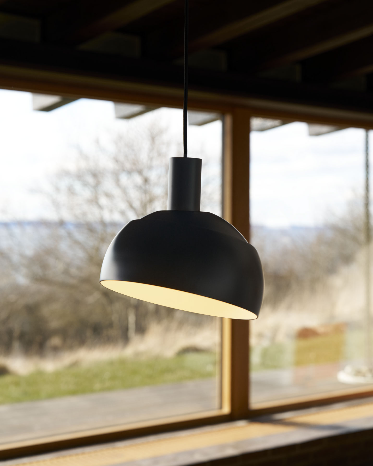 ルイスポールセン（Louis Poulsen）FJエレメンツ ペンダントランプ ブラック