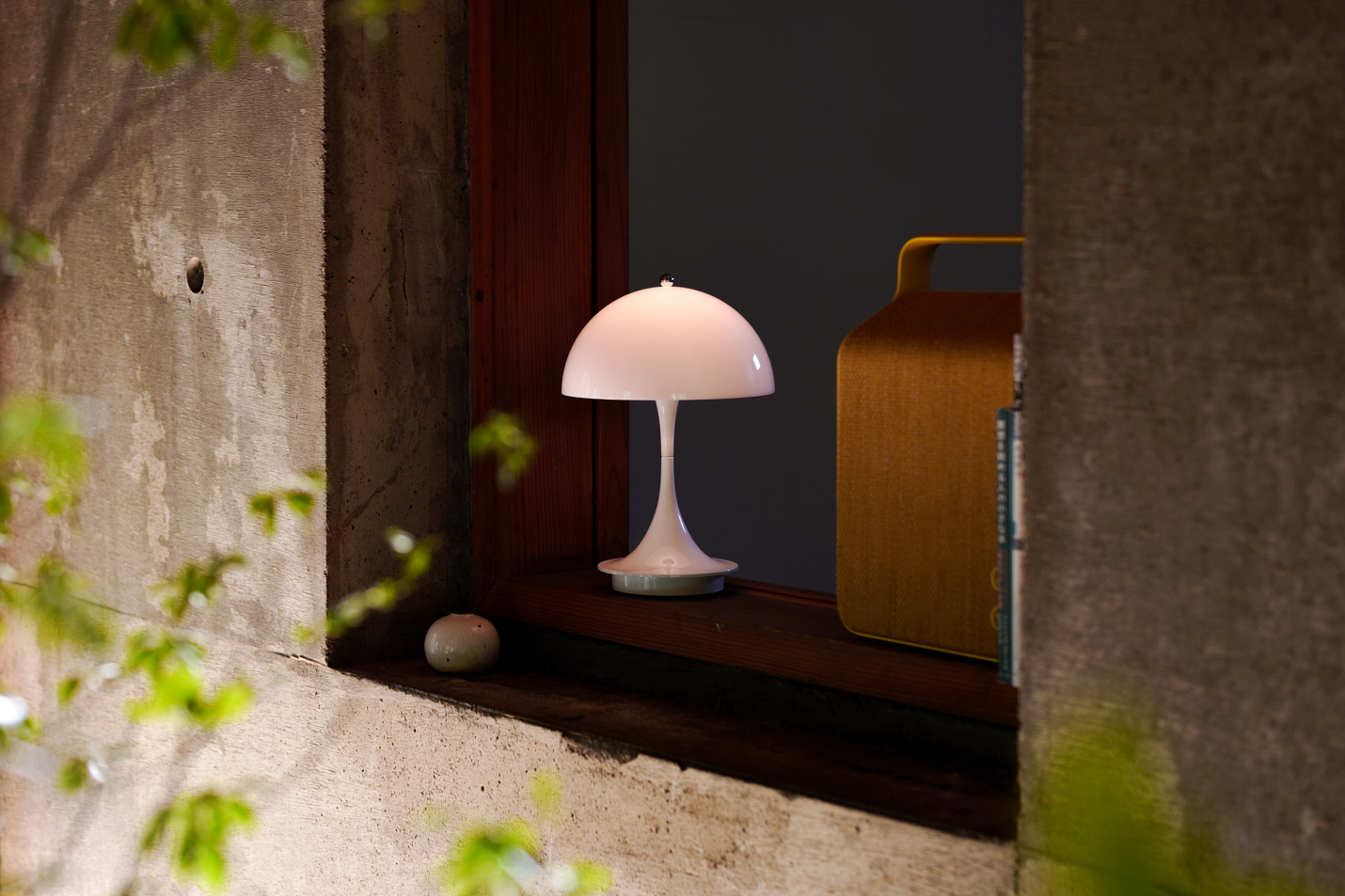 ルイスポールセン(Louis Poulsen)パンテラ ポータブル V3 / オパール・ホワイト