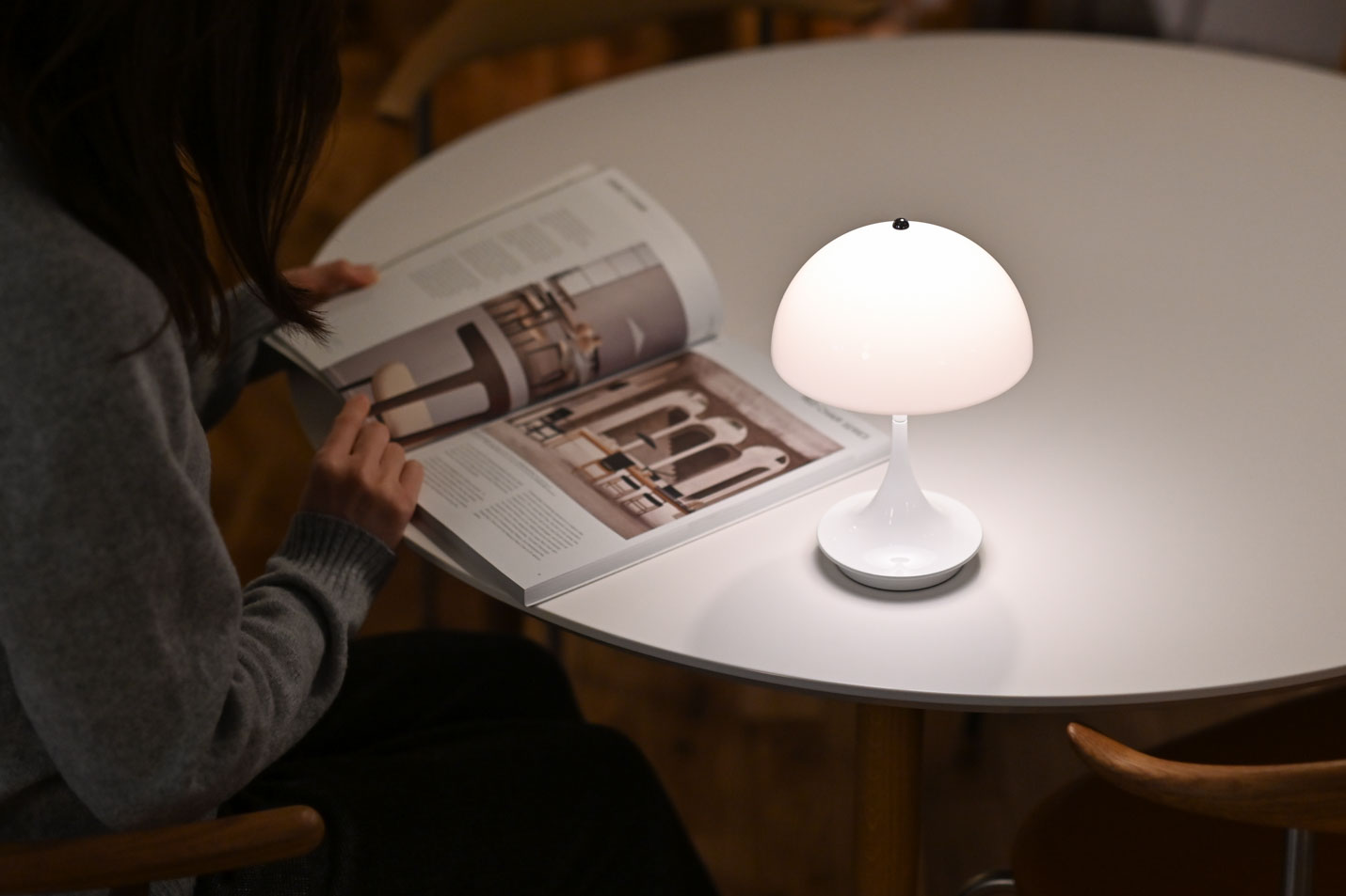 ルイスポールセン(Louis Poulsen)パンテラ ポータブル V3 / オパール・ホワイト