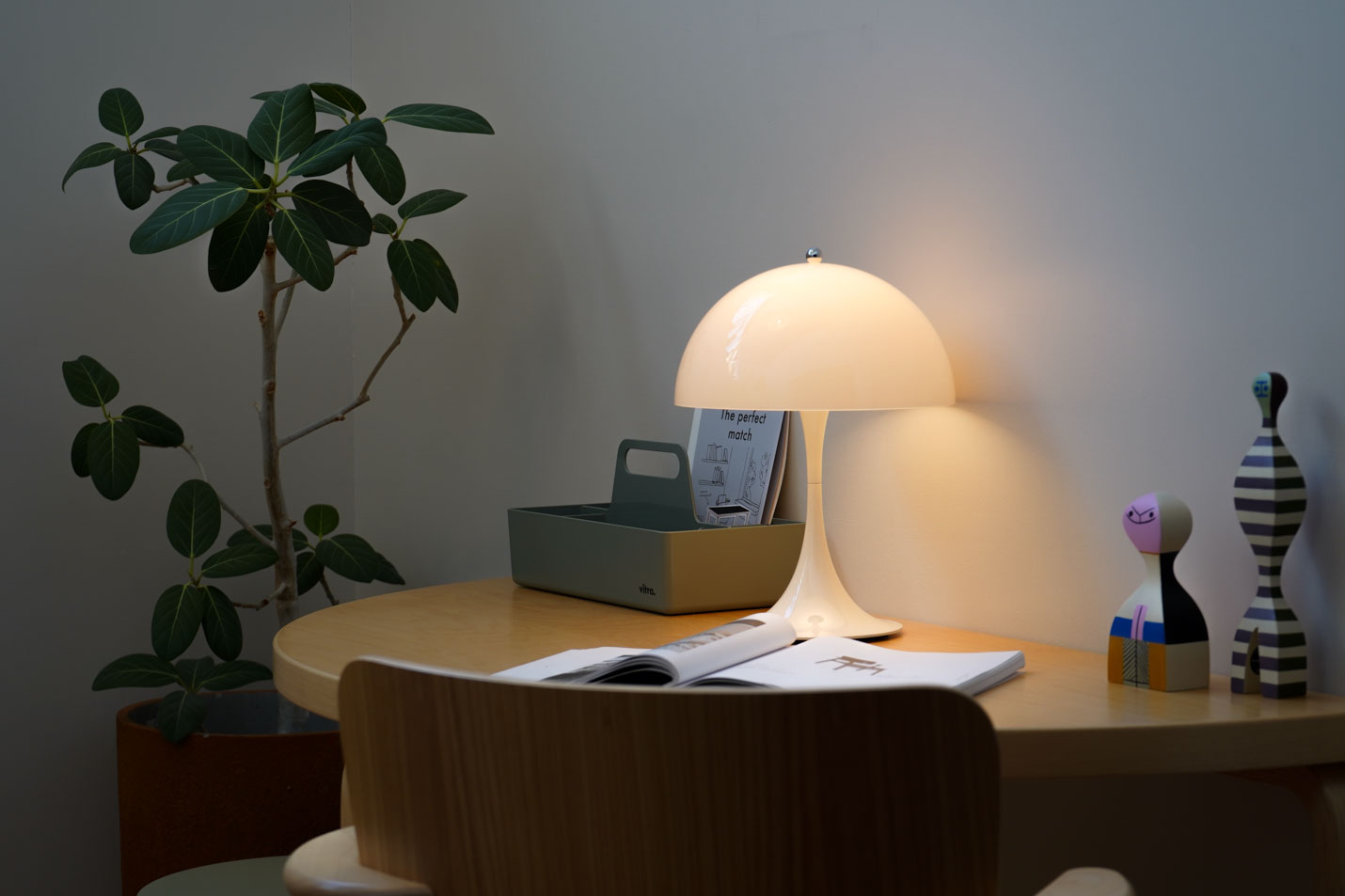 ルイスポールセン（Louis Poulsen）パンテラ 250 ポータブル / オパール・ベージュ