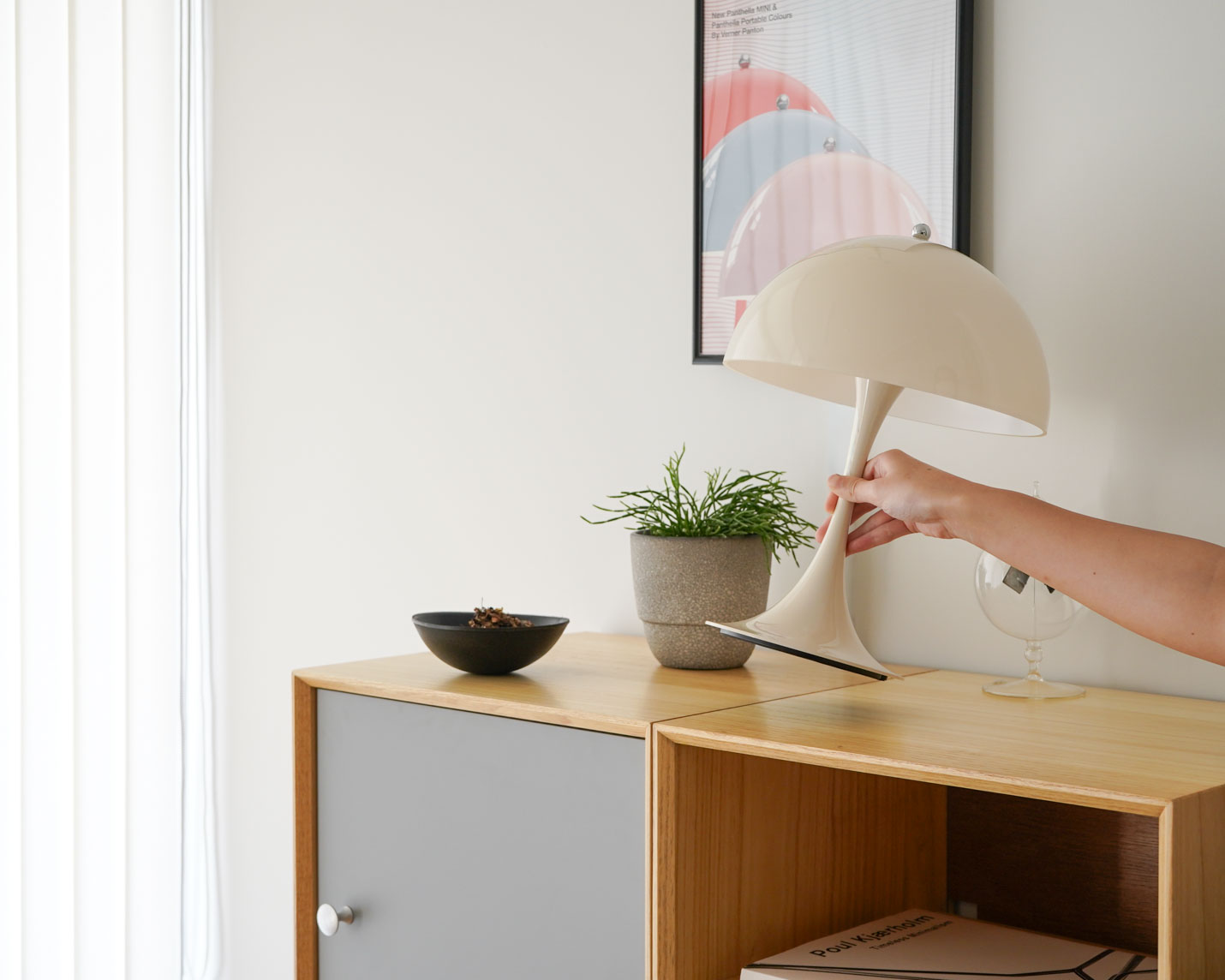 ルイスポールセン（Louis Poulsen）パンテラ 250 ポータブル / オパール・ベージュ