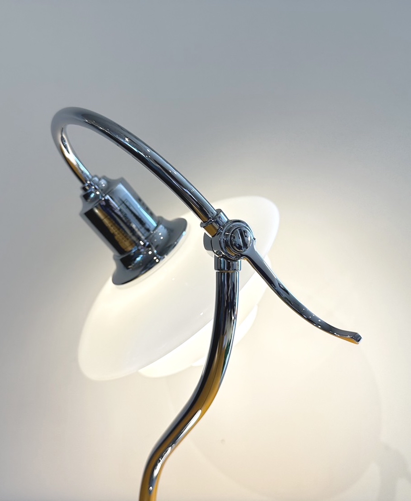 《数量限定》Louis Poulsen（ルイスポールセン）PH 2/2 クエスチョンマークテーブルランプ　シルヴァー・クローム