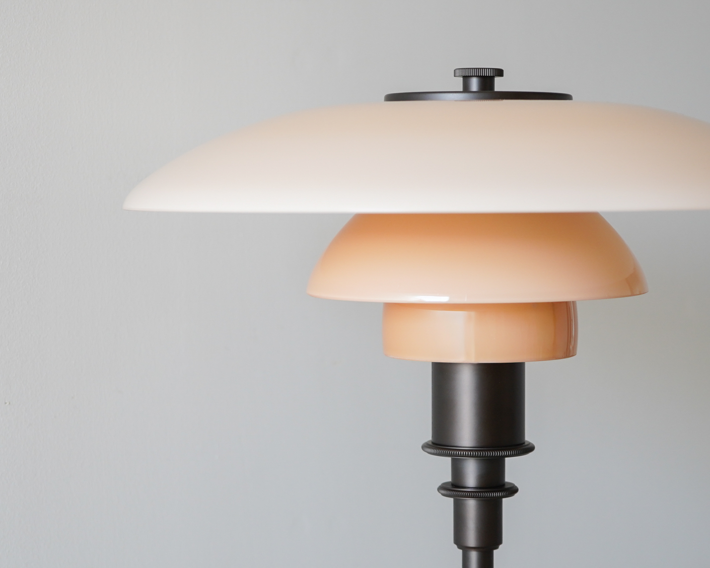 ルイスポールセン(Louis Poulsen) PH 3/2 ダスティー・テラコッタ テーブルランプ リミテッドエディション2025