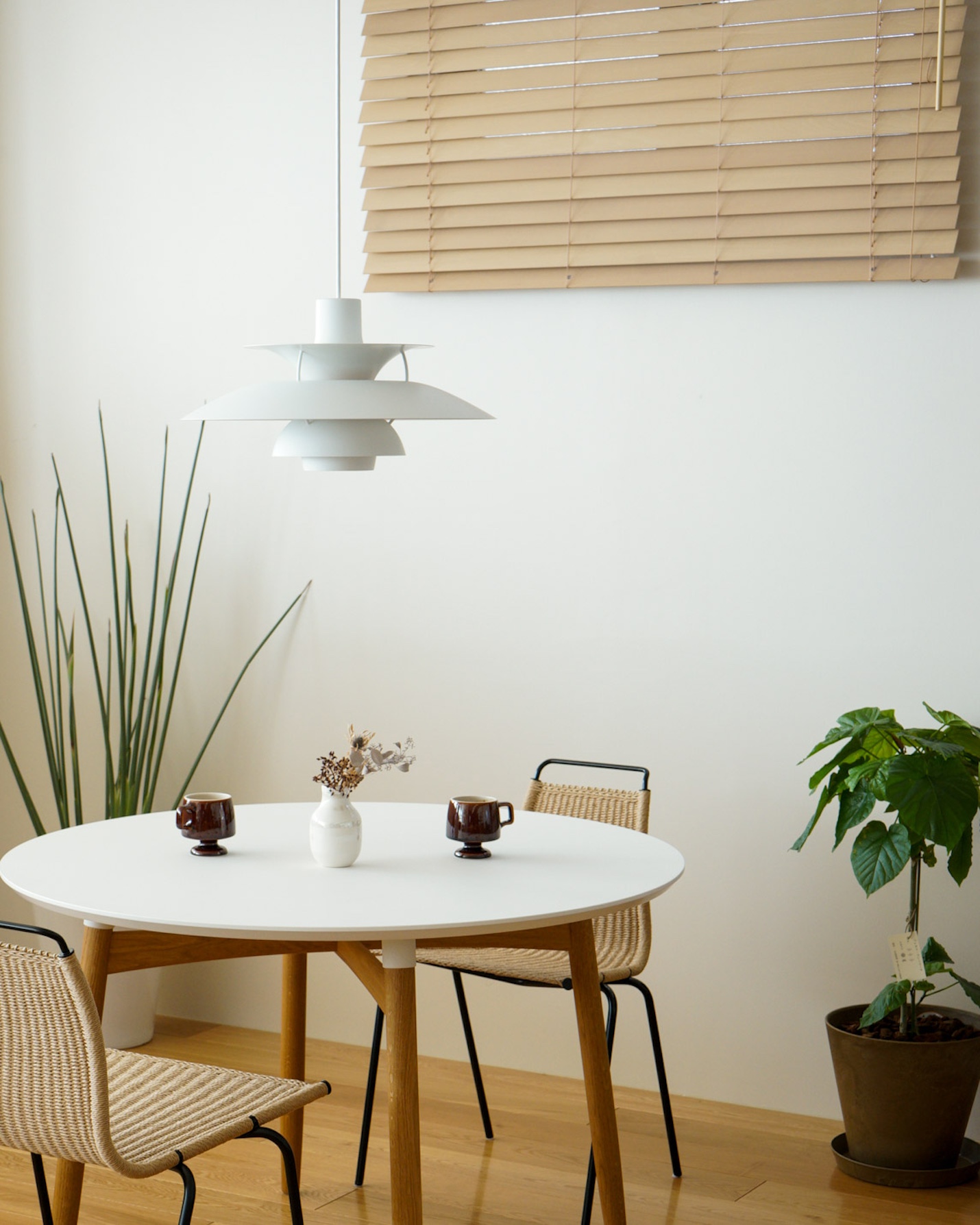 ルイスポールセン（Louis Poulsen）PH5モノクロームホワイト