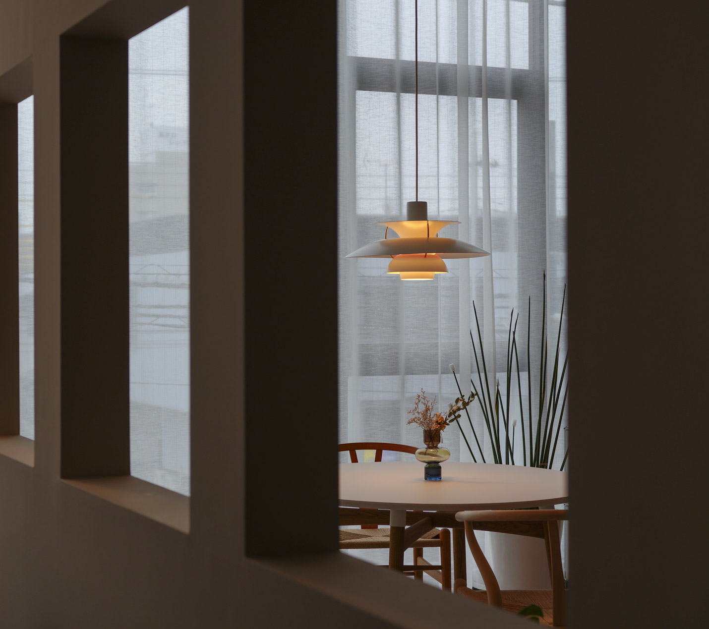 ルイスポールセン（Louis Poulsen）PH5モダン・ホワイト