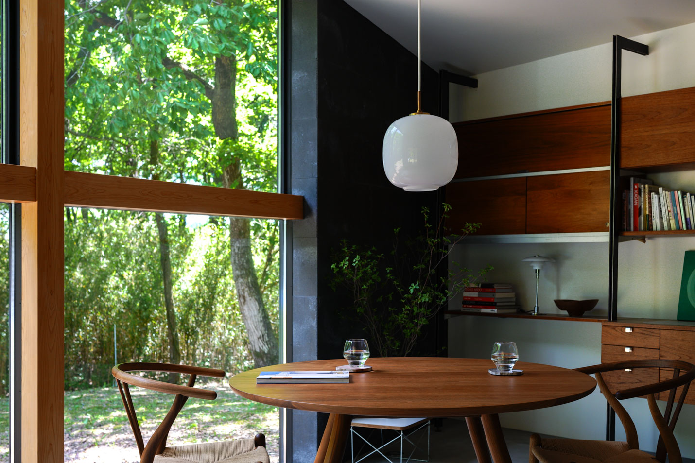 ルイスポールセン（Louis Poulsen） VL 45 ラジオハウス ペンダント / Φ250 乳白ガラス