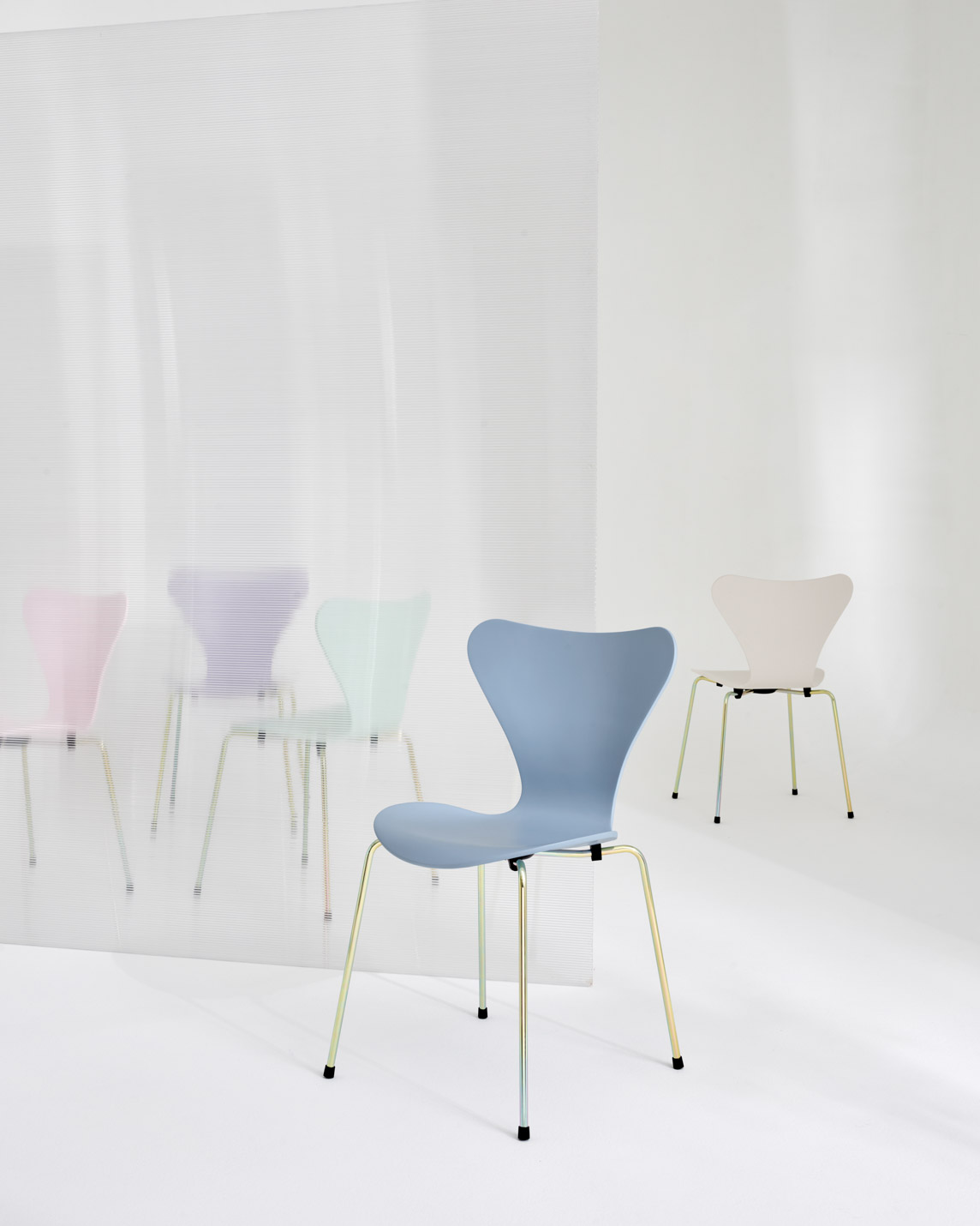 フリッツ・ハンセン（FRITZ HANSEN）セブンチェア7:14AM レインボーベース