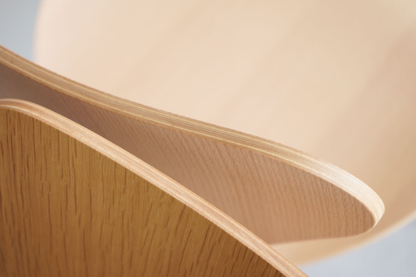 フリッツ・ハンセン（FRITZ HANSEN）セブンチェアの成型合板の構造