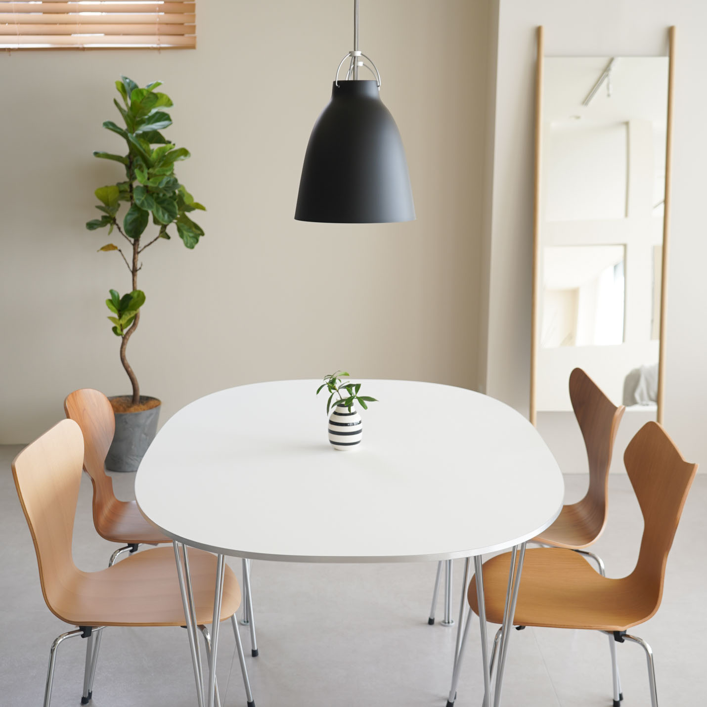 フリッツ・ハンセン（FRITZ HANSEN）スーパー楕円を暮らしのカタチに変えた3人のデザイナー