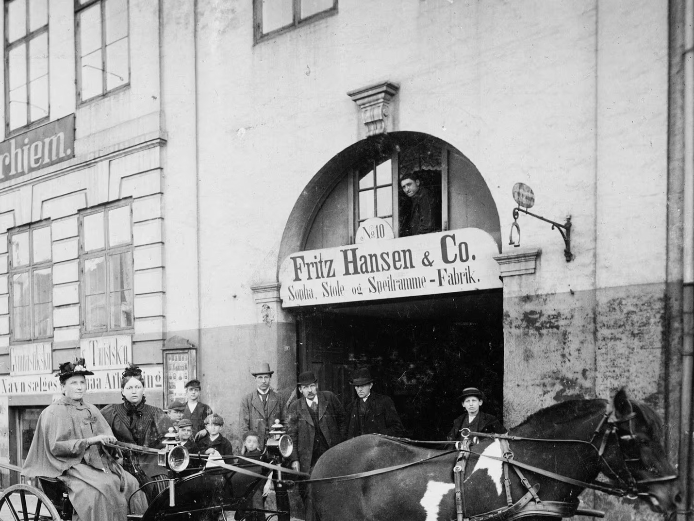 フリッツ・ハンセン（FRITZ HANSEN）デザイナーアルネ・ヤコブセン