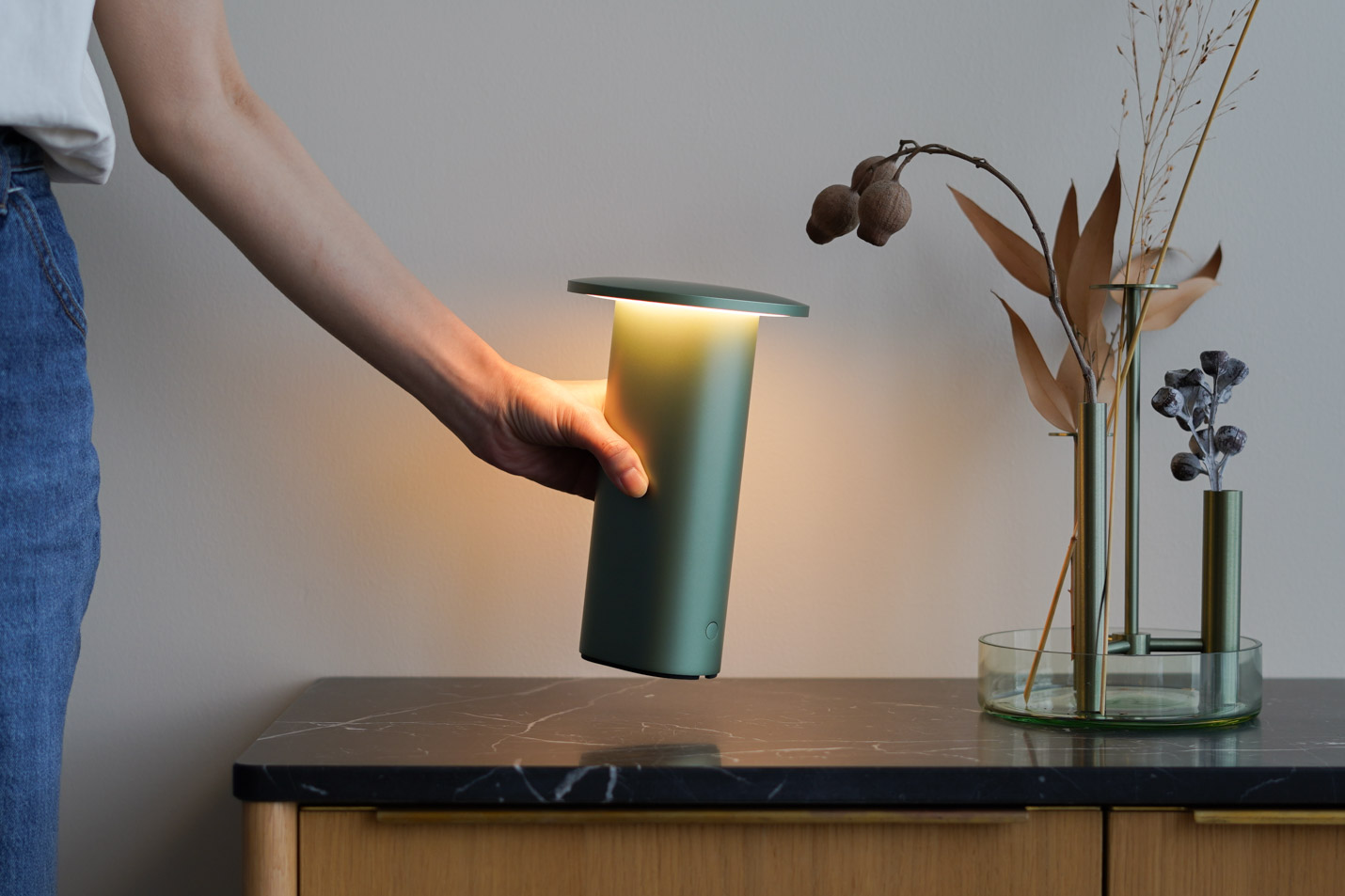 FRITZ HANSEN（フリッツ・ハンセン）SOLAE（ソラエ） ポータブルランプ