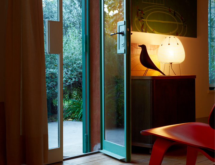 イームズハウスバード、akariとイームズプライウッドチェア