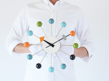 ヴィトラ（vitra）ネルソン ボールクロック マルチカラーのサイズ感