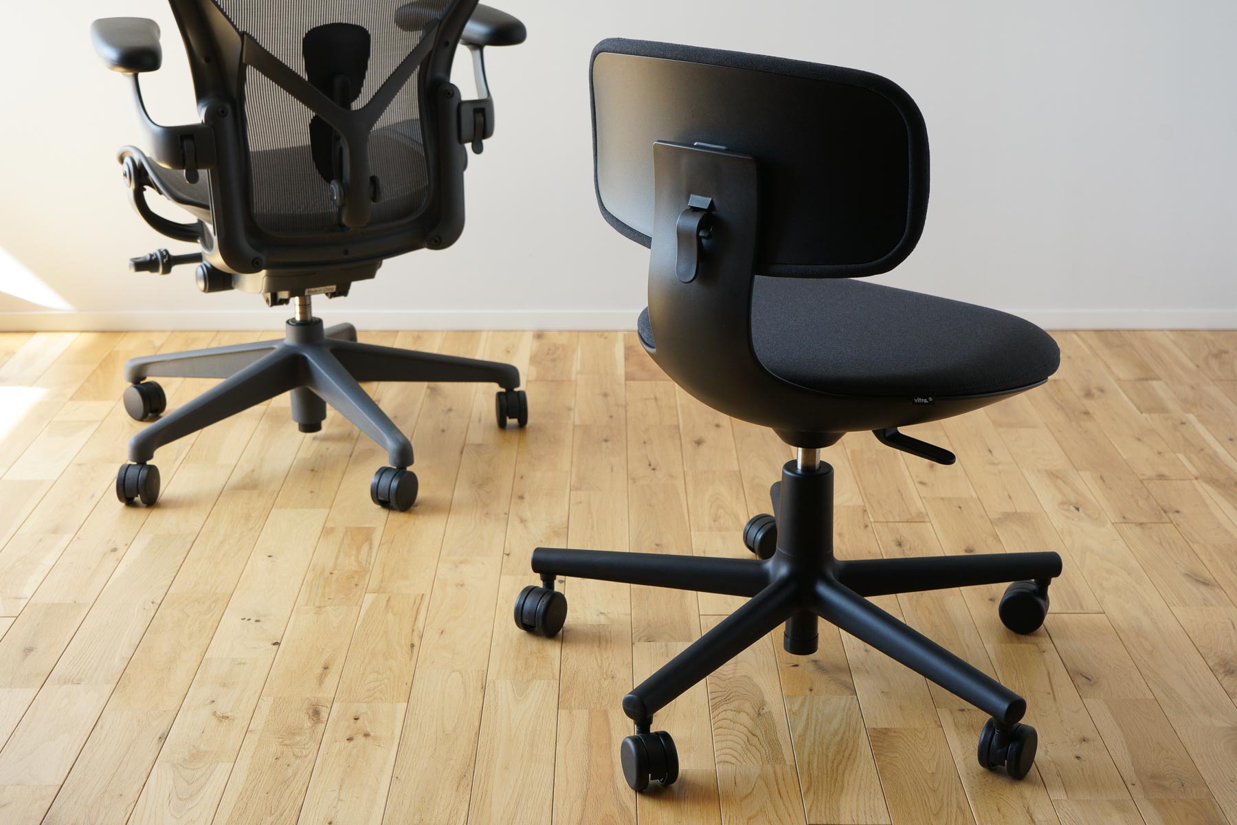 Vitra（ヴィトラ） ルーキー（rookie）とアーロンチェア