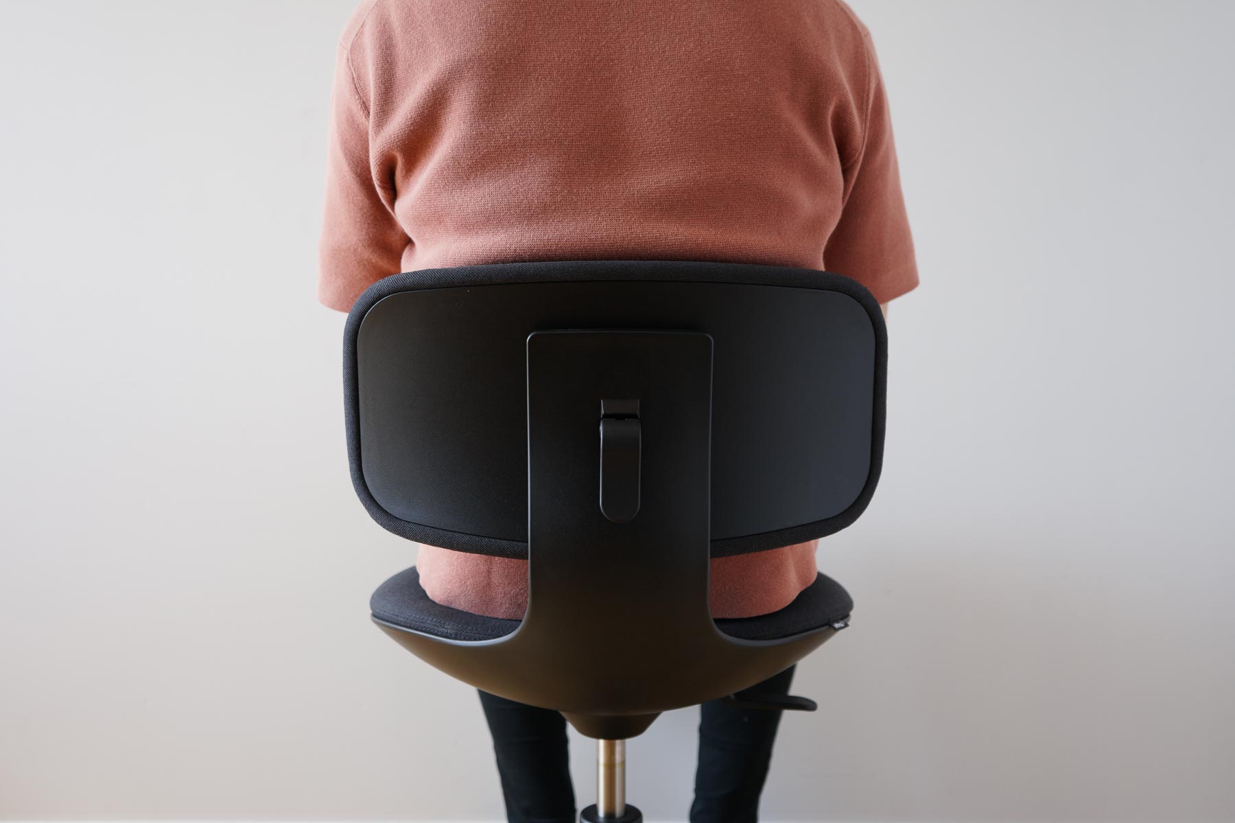 Vitra（ヴィトラ） ルーキー（rookie）の背もたれ調整