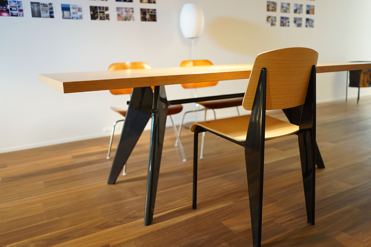 スタンダードチェアでミーティング