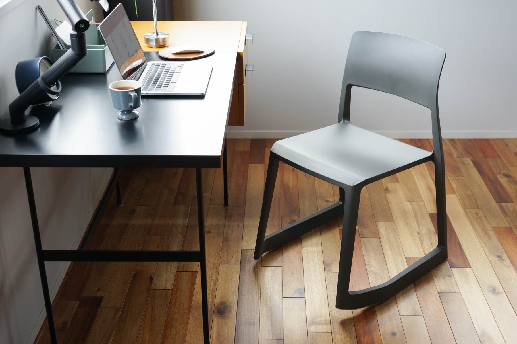 Vitra（ヴィトラ） ティプトン（tipton） REとポランデスク