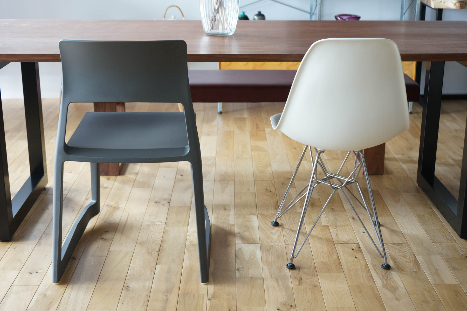 Vitra（ヴィトラ） ティプトン（tipton） REとイームズDSRホワイト