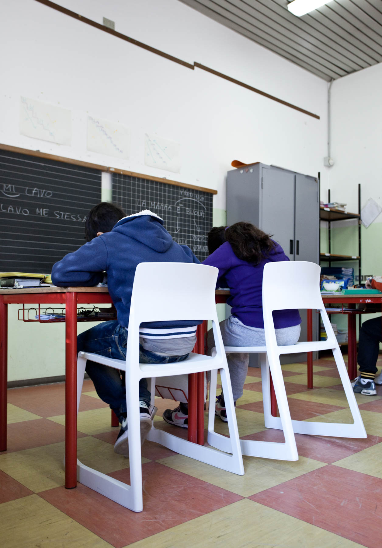 Vitra（ヴィトラ） ティプトン（tipton） REを学校で