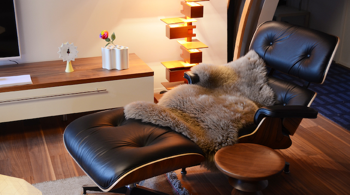 NATURES COLLECTION（ネイチャーズ・コレクション） SHEEP SKIN（シープスキン）／シープスキンをイームズラウンジチェアに使う