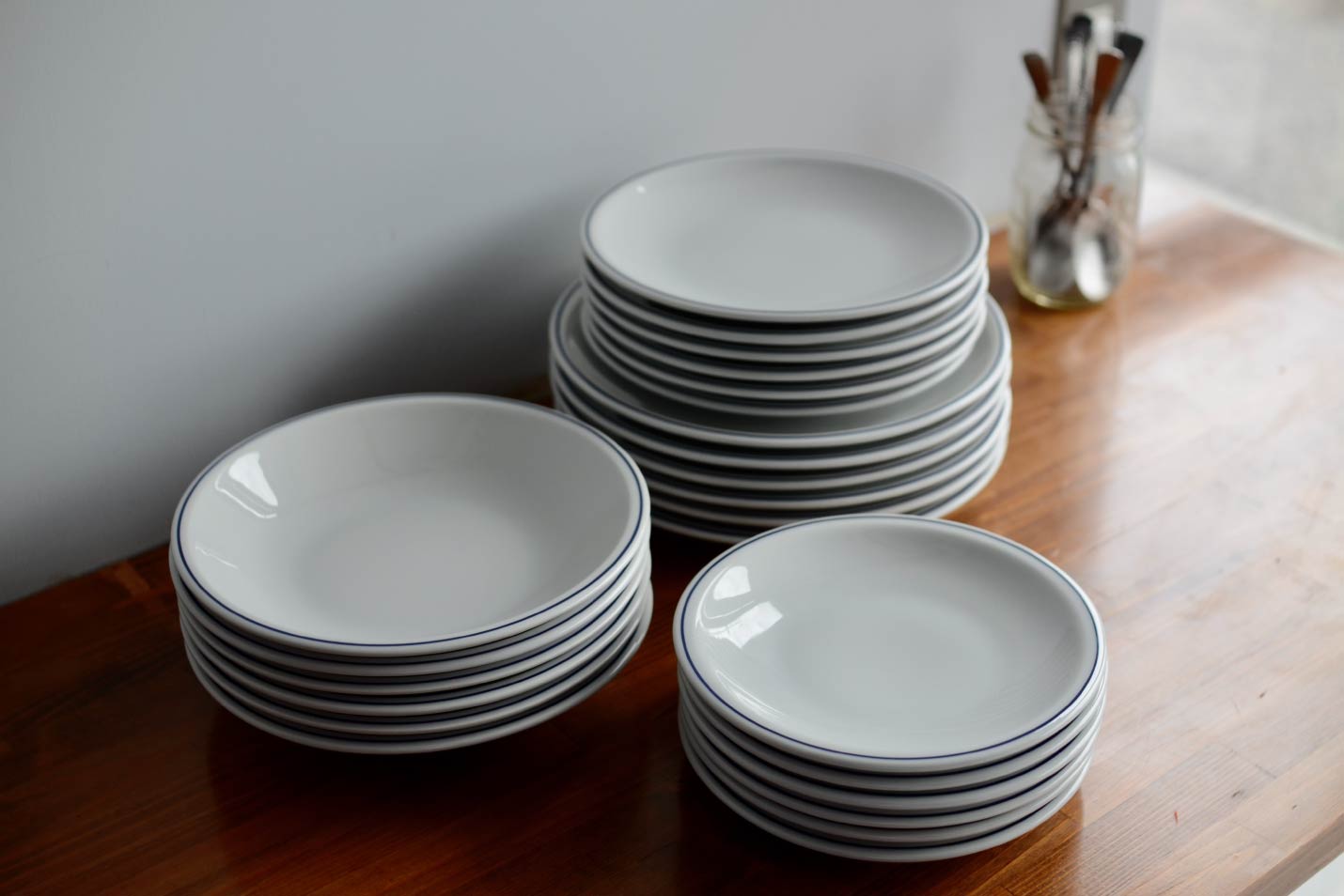 Saturnia(サタルニア)　Roma Blueline（ローマ ブルーライン）は揃えて使いたくなるお皿