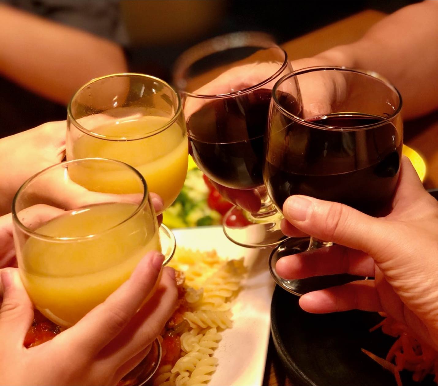 vicrila（ヴィクリラ） ガウディを使って家族で乾杯