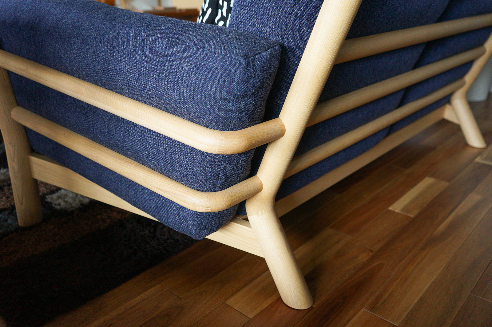 カリモクニュースタンダードは世界に通用するデザイン／キャストールソファ