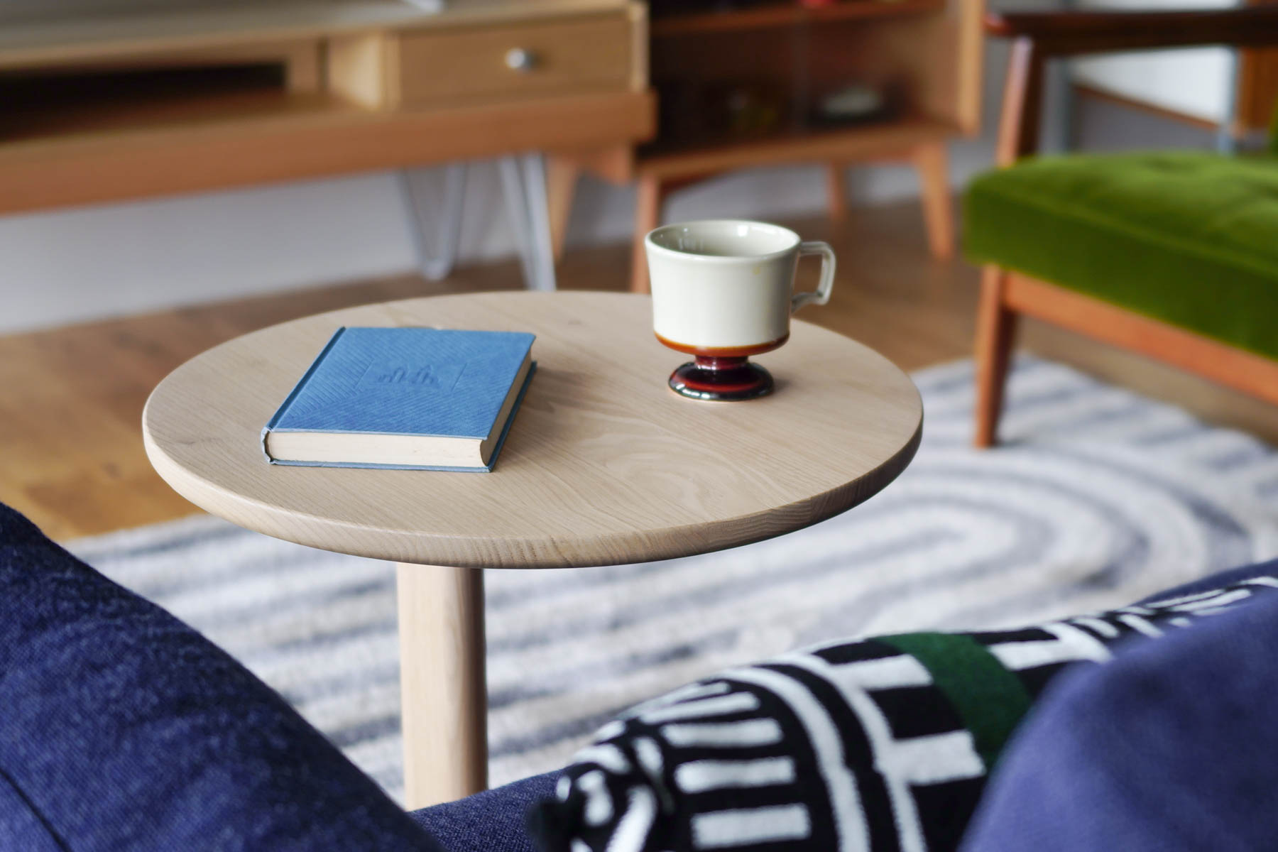 カリモクニュースタンダードエレファントサイドテーブル