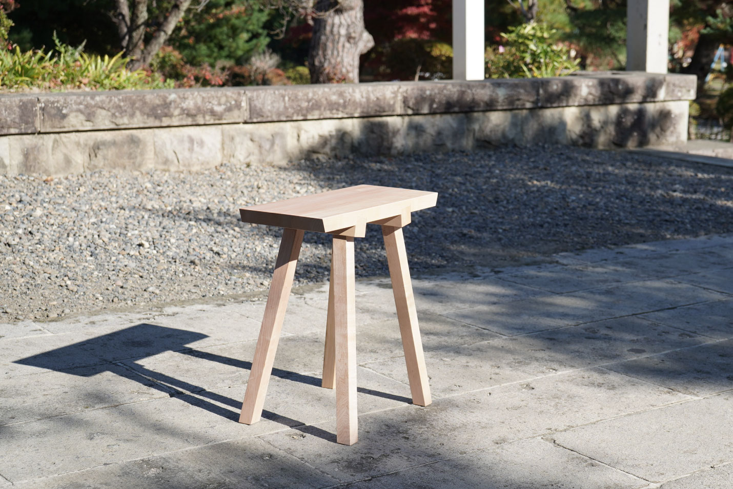 カリモクニュースタンダード トリイ エスは小さなスツール