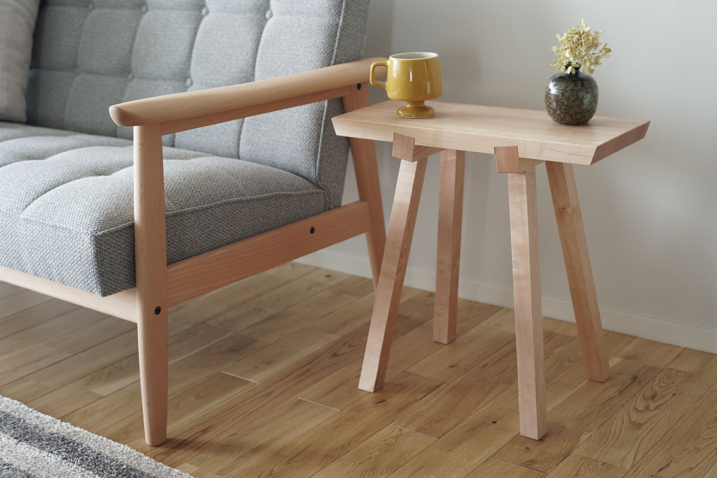 ソファ横でもお使いいただけます