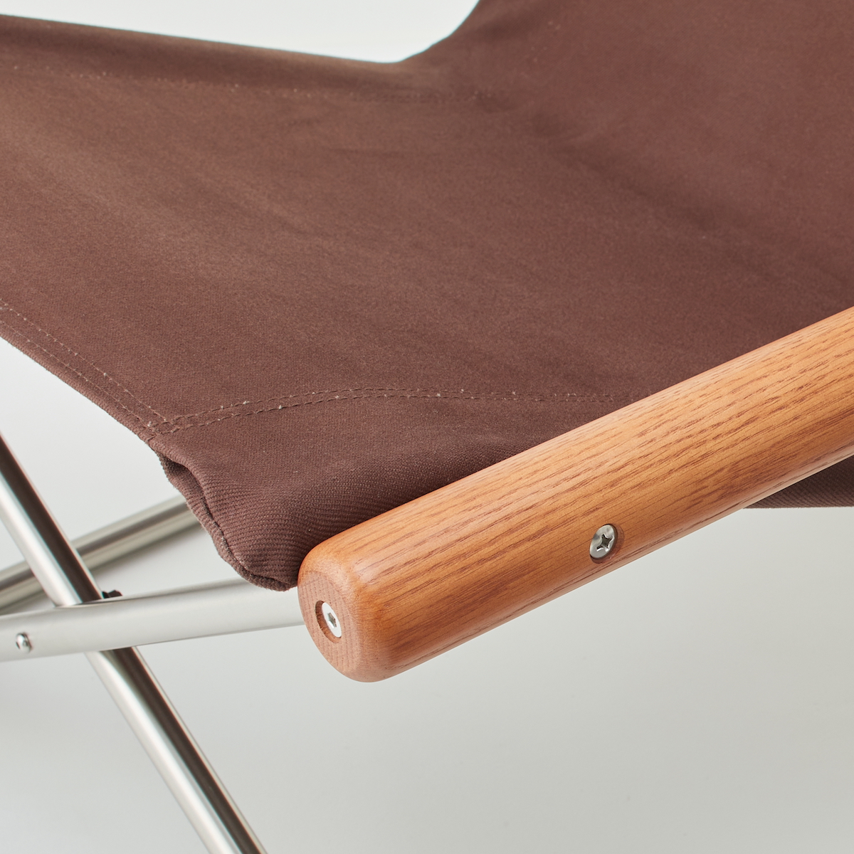 nychairx(ニーチェアエックス)2024年限定モデルアースモーヴブラウン