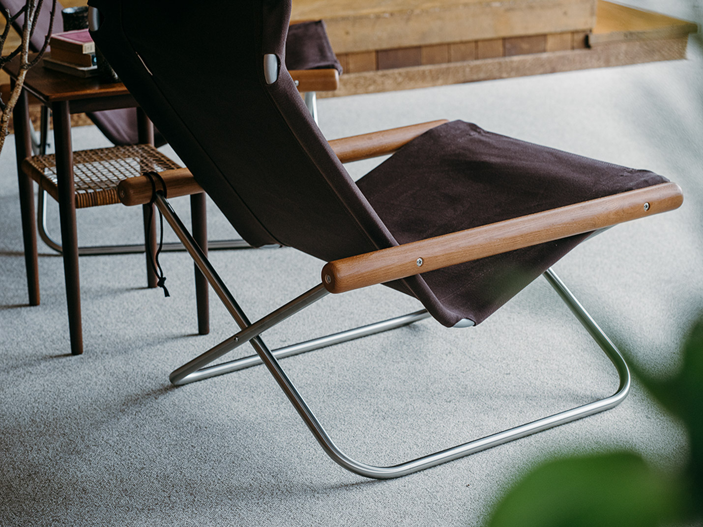 nychairx(ニーチェアエックス)2024年限定モデルアースモーヴブラウン