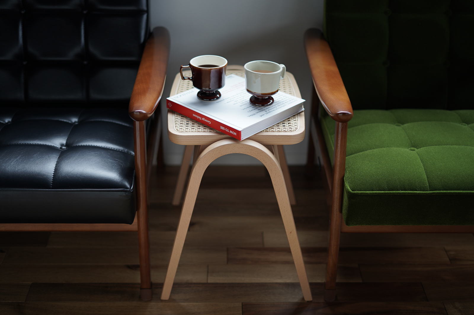 カリモク60と剣持スツール