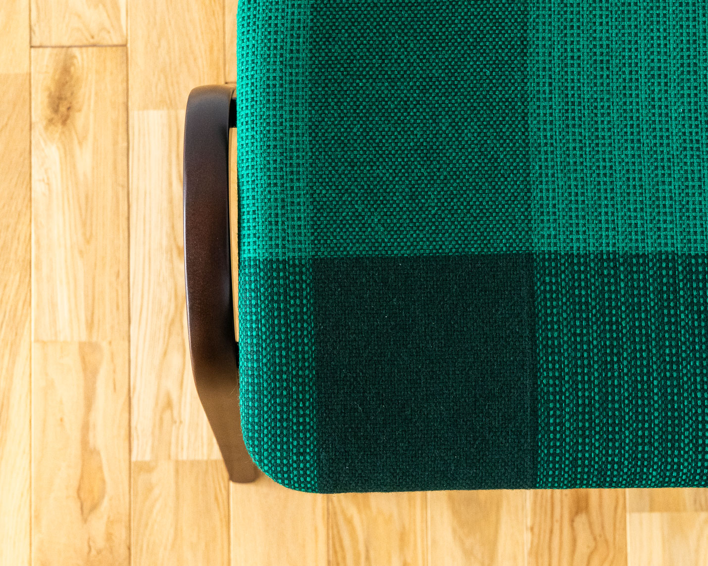 《vanilla別注》秋田木工 剣持スツール フォレストグリーン ディティール