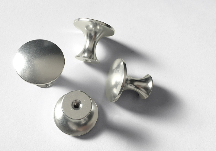 アルミつまみの仕上げ