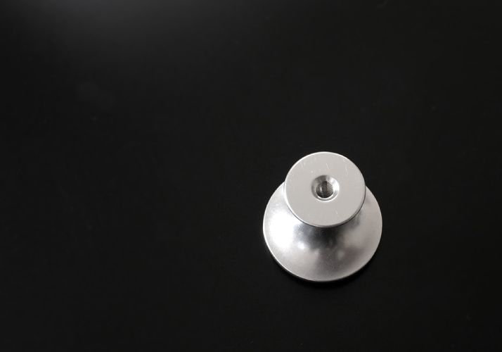 アルミノブのネジ穴