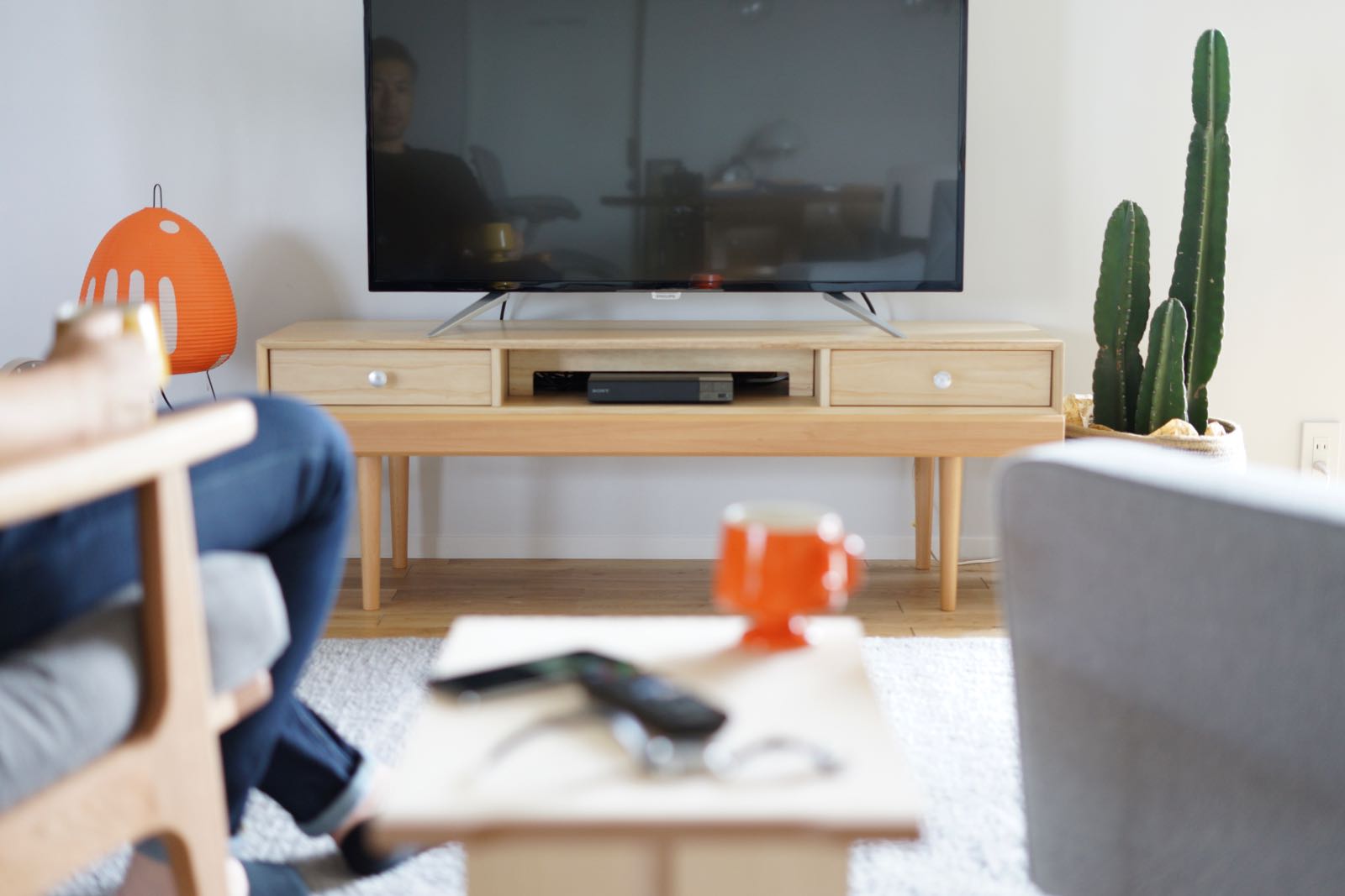 ナチュラルカラーのテレビ台